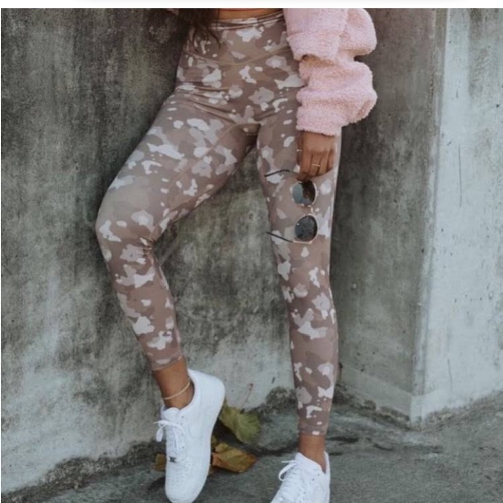Balance Athletica leggings Camo spots brown tan pants high waisted size …​​
